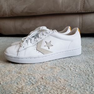 Converse All Star Size 8 W 6.5 M White Leather